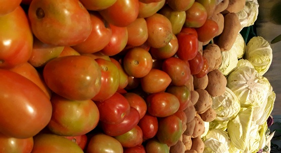 Giá cả thị trường hôm nay 11/7: Cà chua 35 ngàn đồng/kg 1